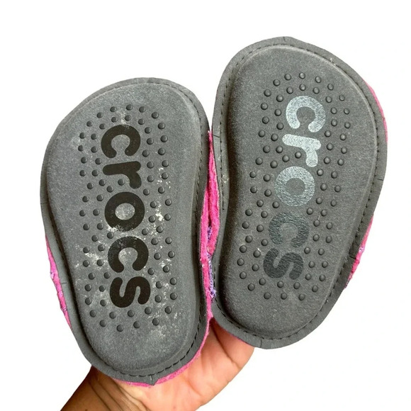 Crocs Kids Classic Slipper Comfortable Slip On Fuzzy Slippers  Candy Pink c5 - Picture 10 of 13